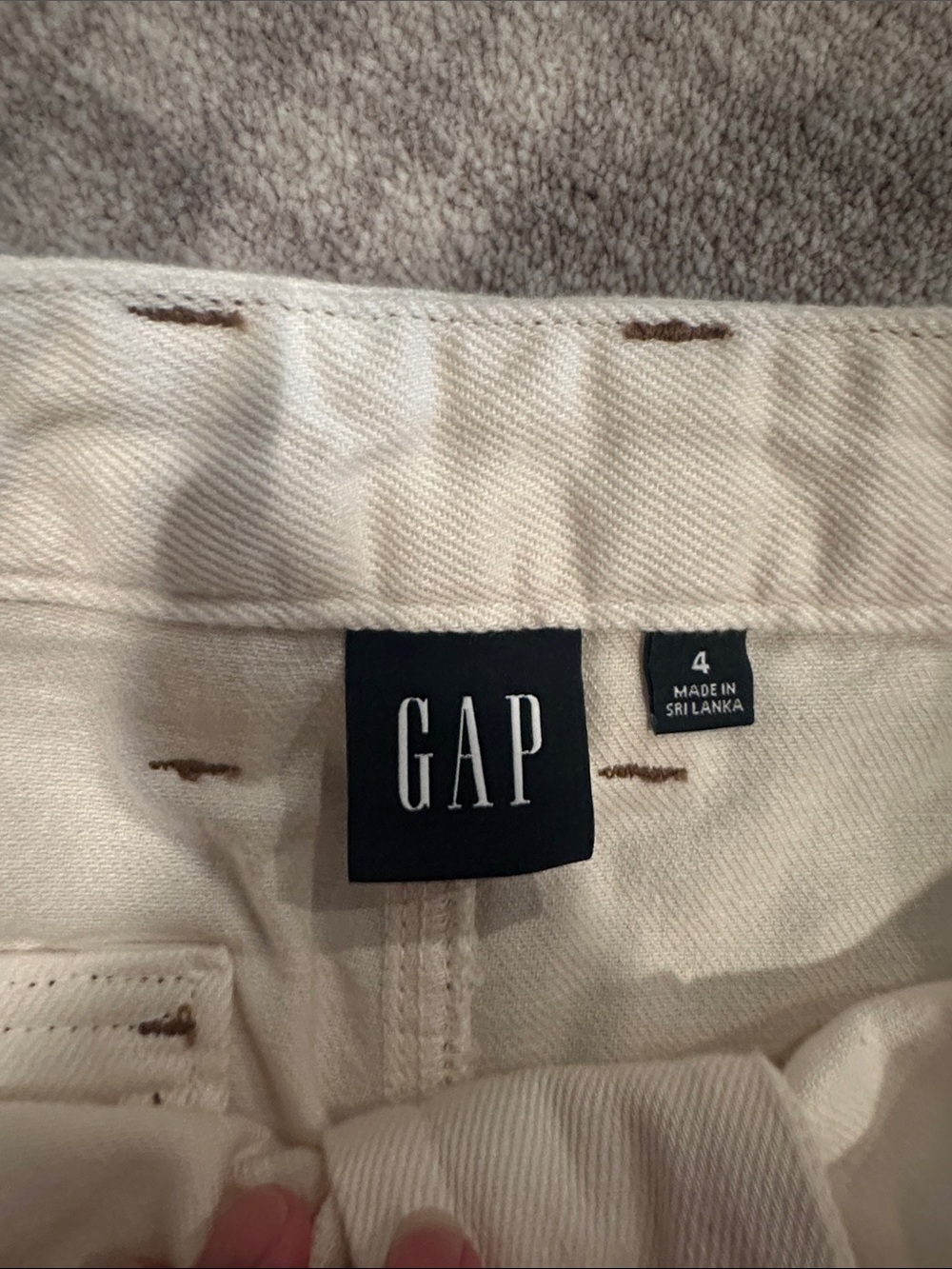 NWT. GAP Women's Cargo Barrel Jeans - Cream - Picture 7 of 8